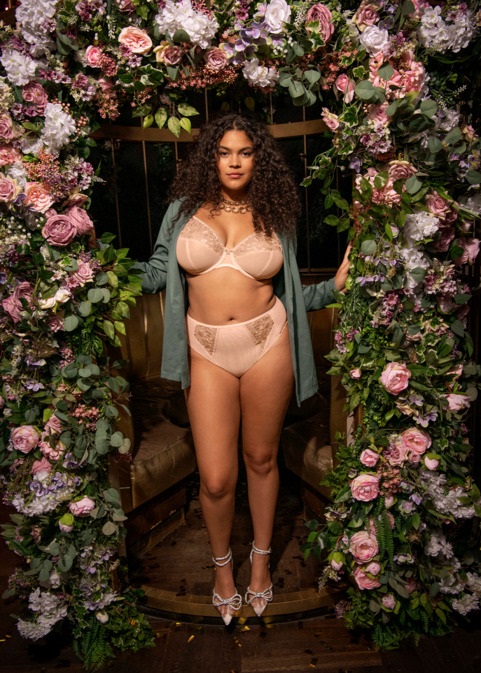 Elomi Namrah Bandless Plunge Bra Pale Blush Promo